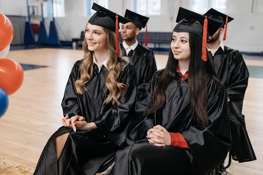 how many credits to graduate high school in california