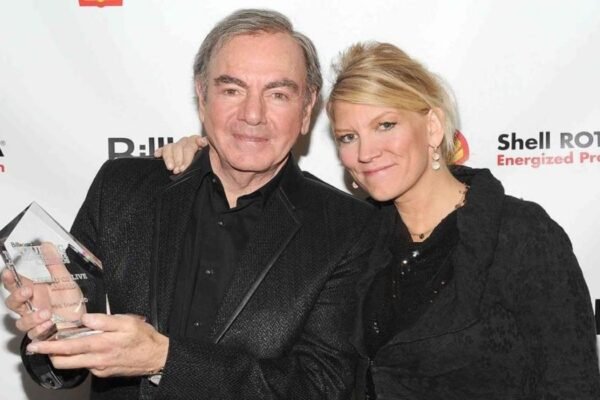Jayne Posner: The Untold Story of Neil Diamond’s First Wife and Her Private Life Jayne Posner