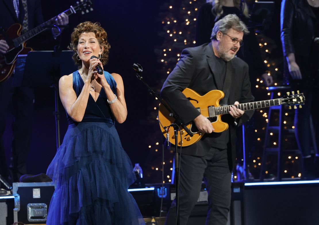 220809145000-amy-grant-vince-gill-2021-ryman-nashville - Eromee | Trending News, Tech & Lifestyle Updates Vince Gill Wife